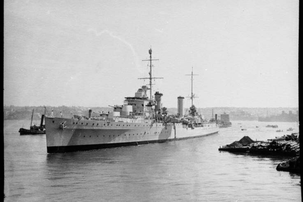 HMAS PERTH (I) arrives in Sydney Harbour, April 1940. Samuel Hood/ANMM Collection 00022409.