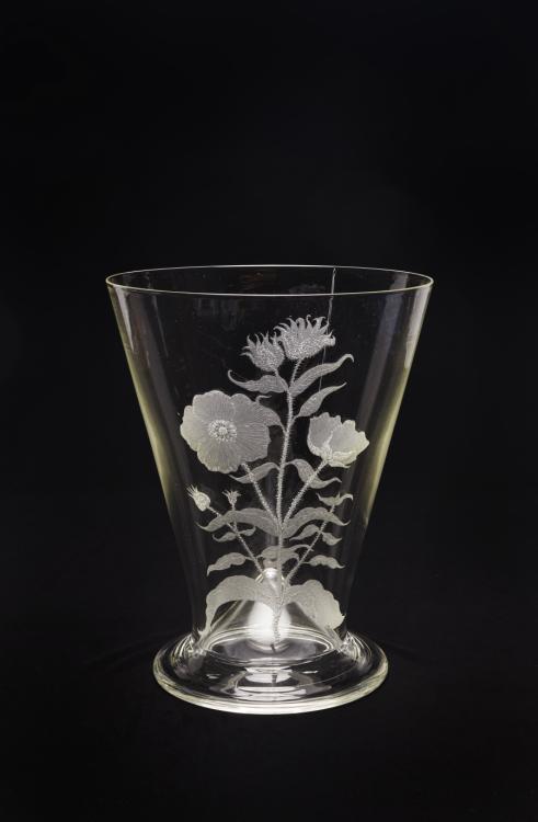 Glass vase displaying a hand-etched design of the Gallipoli Rose
