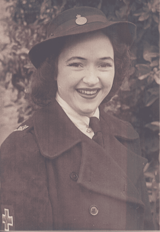 Here is Miss Homan in her uniform in 1945. Lois's mother, Nellie Homan had served as a VAD during the Great War and went back into uniform for the Second World War. Mother and daughter served together briefly with VA Detachment 204 in Queensland. (Thanks to Lois's son Glenn Wright who gifted his mother's uniform and photograph to the Anzac Memorial Collection.)