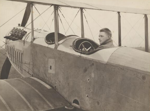 Love in the cockpit of a Curtiss Jenny biplane, Richmond, NSW, 1916, Milton C. Kent. Courtesy of National Library of Australia. 