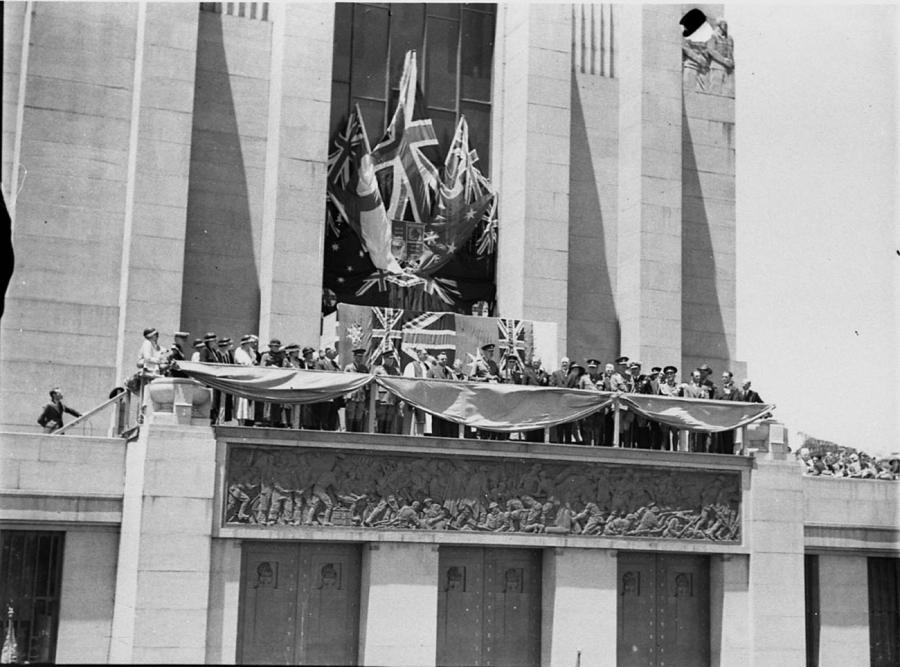 The official party gathered on the Memorial's western balcony during the 1934 opening ceremony