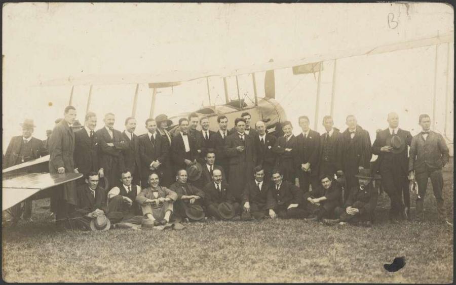 Employees of Australian Aircraft and Engineering Company in front of RAAF Avro 504 biplane A3-38, Mascot, Sydney, 1922. Courtesy of National Library of Australia. 