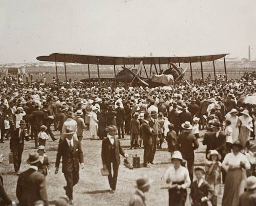 Smith's Vickers Vimy at Mascot, 14 February 1920. Courtesy of State Library NSW. 