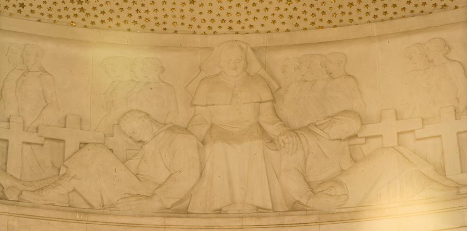 Interior Bas-Reliefs - Photo by Rob Tuckwell